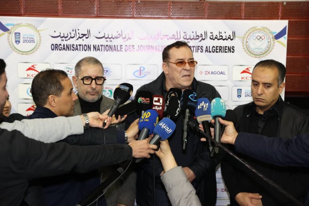 وزير الاتصال يشرع في تنفيذ التزاماته مع الأسرة الإعلامية الجزائرية