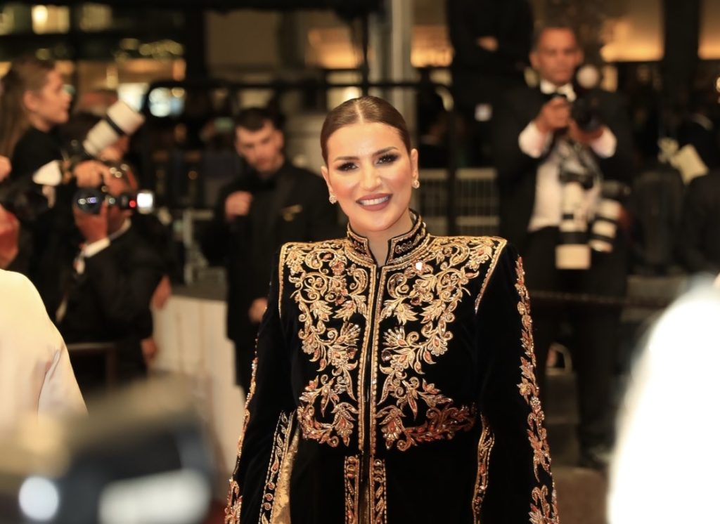 القفطان الجزائري «قفطان القاضي» يتألق على السجادة الحمراء لمهرجان كان