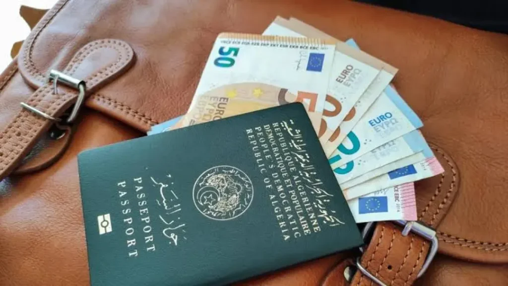 بنك الجزائر يحذر من أي مناورة في استغلال منحة الـ750 يورو المخصصة للسفر