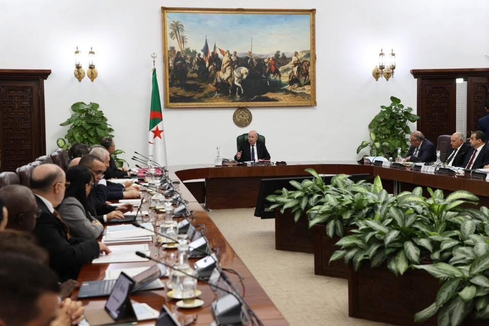 مجلس الوزراء الجزائري يصادق على مشروع القانون العضوي المتعلق بالأحزاب السياسية