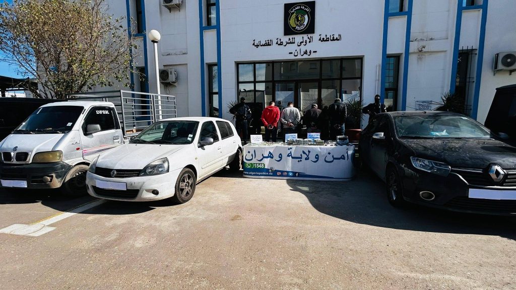 بينهم مغربي.. الإطاحة بشبكة دولية لتهريب المهاجرين عبر البحر في وهران
