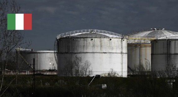 إيطاليا تزود سوق النفط العالمية بـ 9 ملايين برميل من احتياطها الاستراتيجي