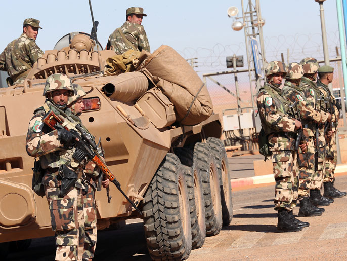 الجيش الجزائري يحجز مليون قرص مهلوس و4 قناطير كيف قادم من المغرب