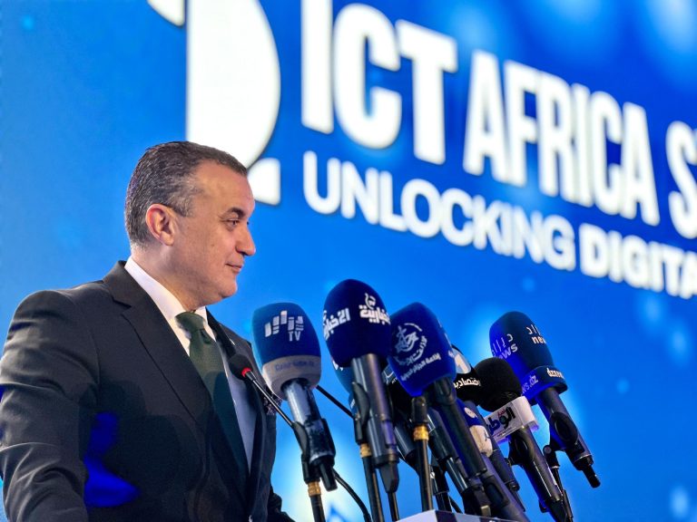 Zerouki Urges Algerian Firms to Pursue International Expansion