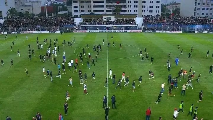 بلطجة مغربية ضد الأنصار الجزائريين وغياب تام للأمن
