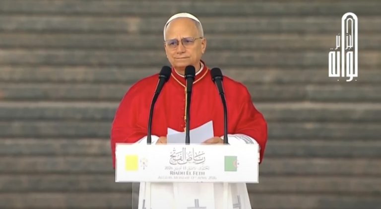 بابا الفاتيكان : الجزائر بلد عريق تجاوز الفترات الصعبة بشرف وشجاعة