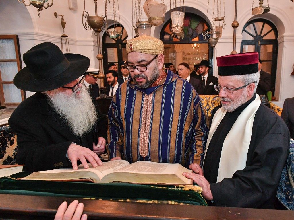 محمد السادس يواصل حربه على بيوت الله .. المغرب مستوطنة إسرائيلية
