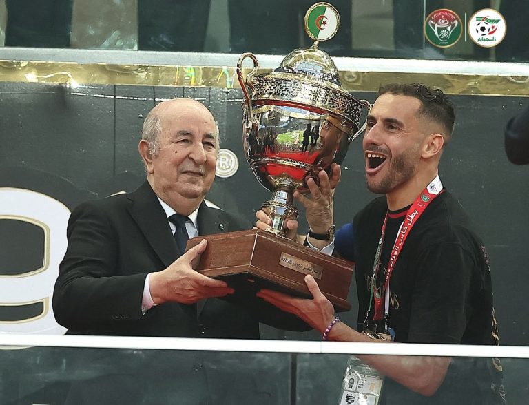 في أجواء استثنائية وبحضور الرئيس تبون.. اتحاد العاصمة بطلا للجزائر للمرة العاشرة في تاريخه