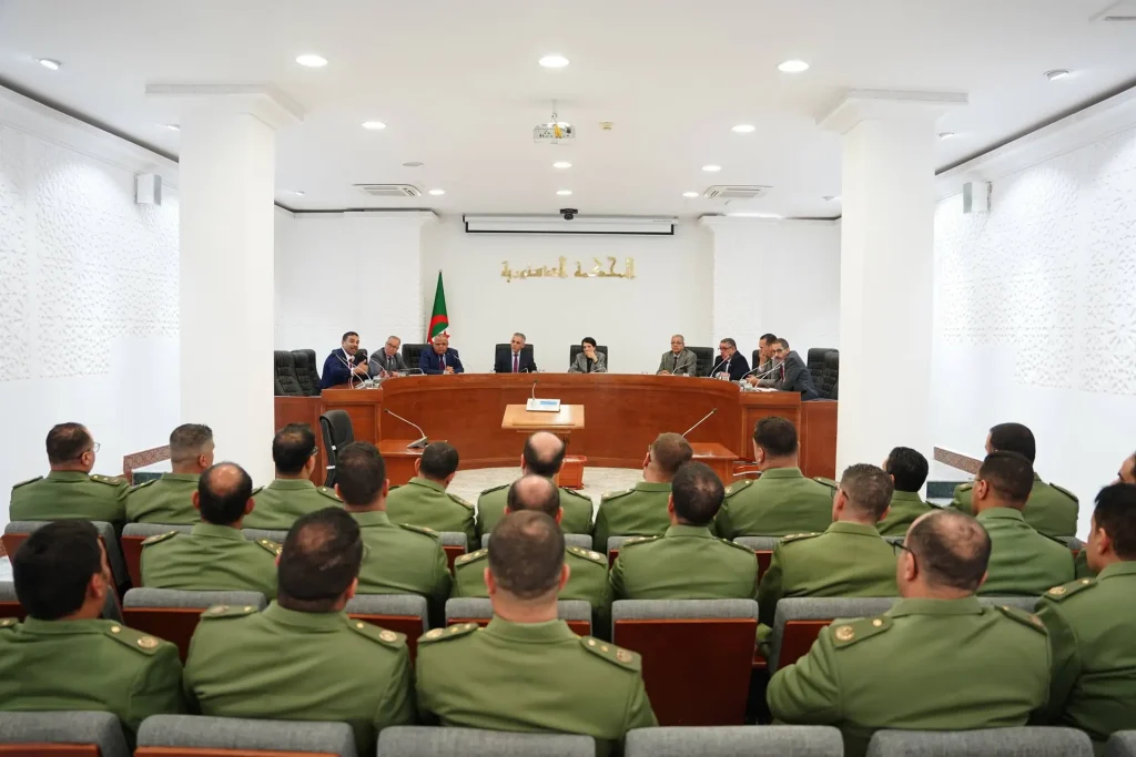رئيسة المحكمة الدستورية تستقبل وفدا من الضباط المتربصين بالمدارس العليا لوزارة الدفاع الوطني