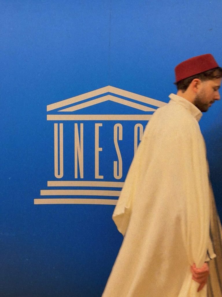 اعتداء مغربي جبان يستهدف الجناح الجزائري داخل مقر اليونسكو في معرض الأسبوع الإفريقي بباريس