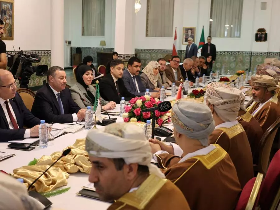 Algérie – Oman : Signature de plusieurs mémorandums d&rsquo;entente dans le domaine des transports