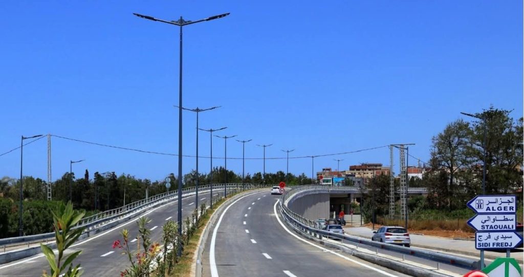ولاية الجزائر تفك الاختناق المروري: مشاريع جديدة تدخل حيز الخدمة