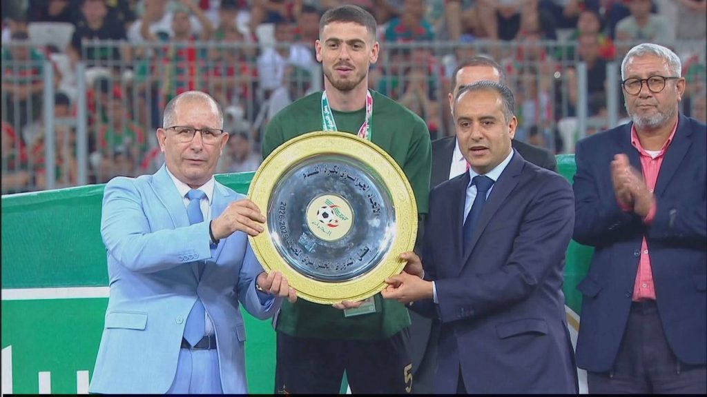 مولودية الجزائر.. بطل الدوري الجزائري لموسم 2025-2026