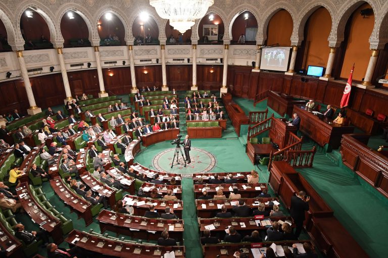 البرلمان التونسي يتحرك لتصنيف النهضة تنظيمًا إرهابيًا