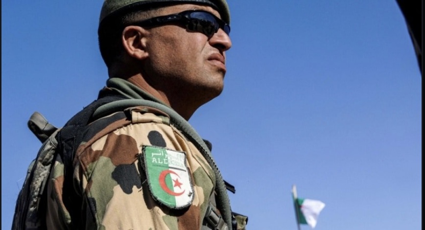 الجيش الجزائري يقضي على إرهابِيَّين بالناحية العسكرية الأولى