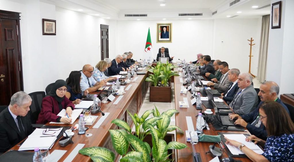 توجيهات جديدة من وزير الطاقة مراد عجال للارتقاء بأداء قطاع الطاقة.