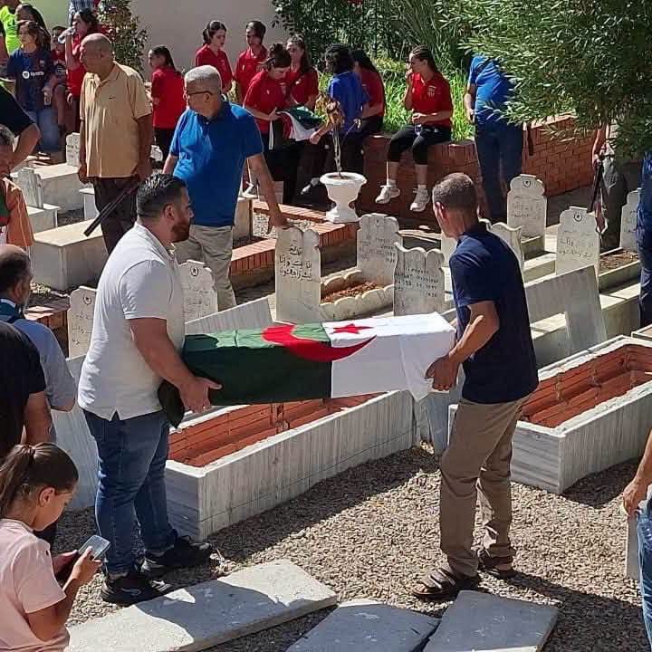 الجزائر تعيد دفن رفات عشرة شهداء في بجاية