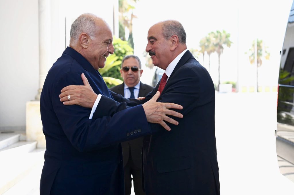 وزير الخارجية التونسي يحل بالجزائر