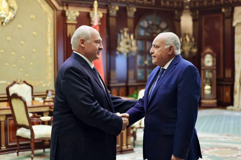 وزير الخارجية الجزائري يؤكد حرص الجزائر على الارتقاء بعلاقاتها مع بيلاروس