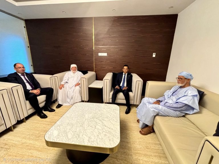 عميد جامع الجزائر يحل بنواكشوط للمشاركة في المؤتمر الدولي للسيرة النبوية